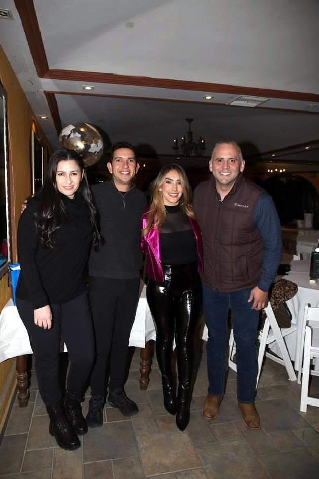 Edith Franco, Adrián Sánchez, Karina Flores e Israel Padilla