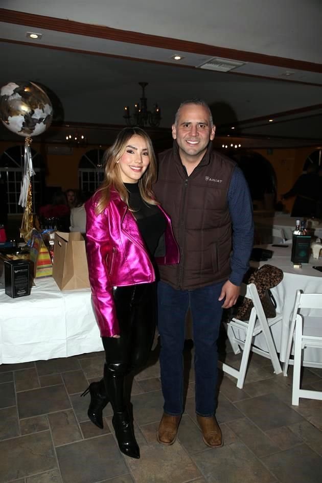 Karina Flores e Israel Padilla