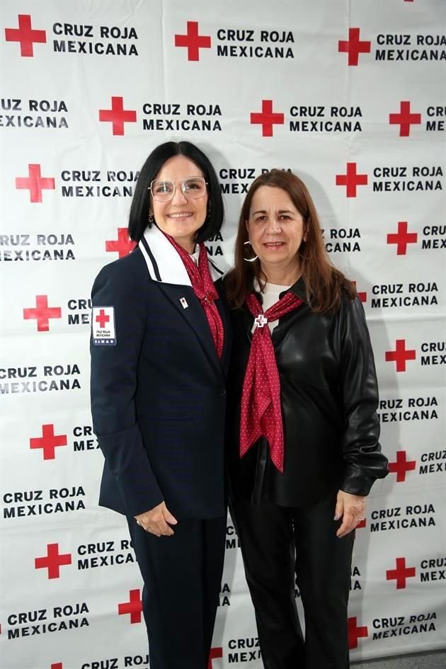 Carolina Cervera de Bolio y María Lucrecia Decrescenzo de Quintanilla