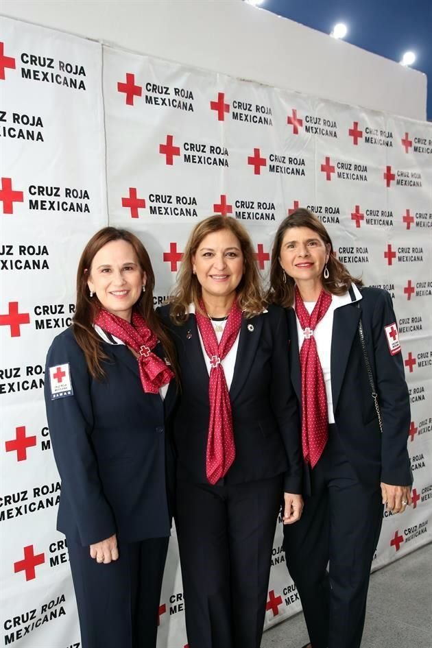 SIlvia Torres de Murillo, Nelva Ramírez de Garza y Catalina Carrillo de Garza