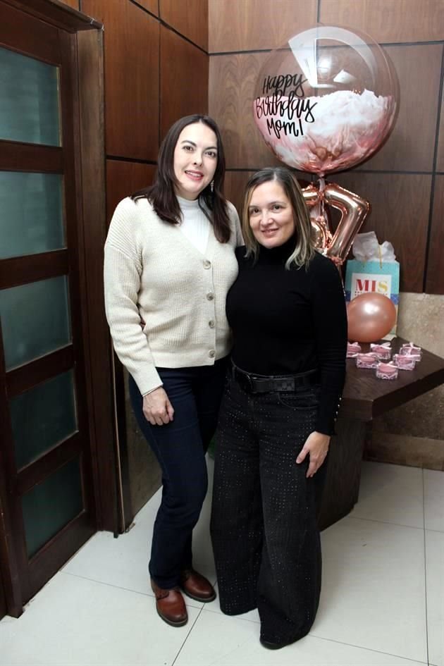 Martha Navarro y Michelle Candanosa