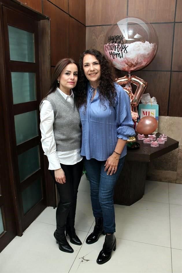Claudia Garza y Ángeles González