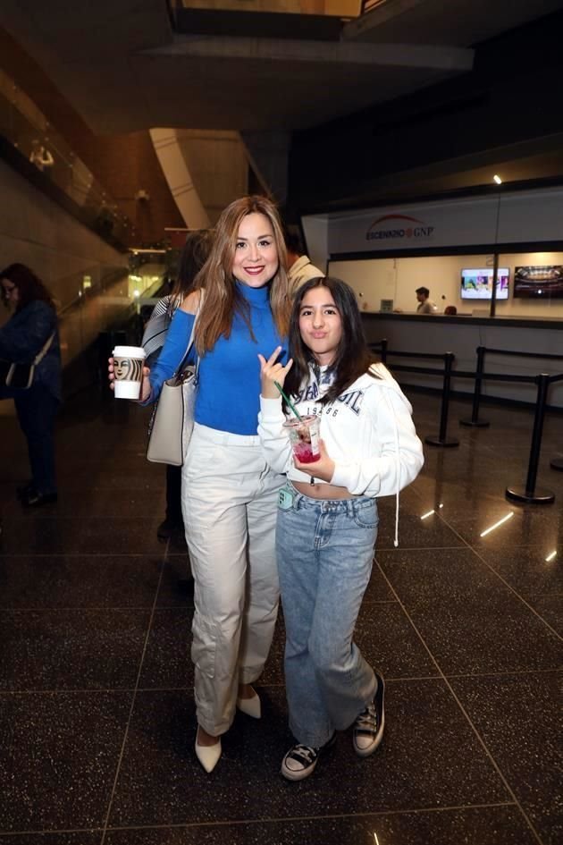 Alejandra Cabrera y Fernanda Zalzosa