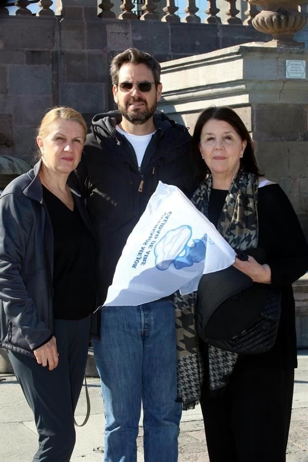 Lucía Rivero, Andrés Treviño y Cristina Rivero