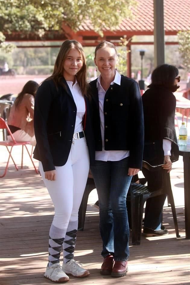 Rebeca Garza y Ana de la Mora