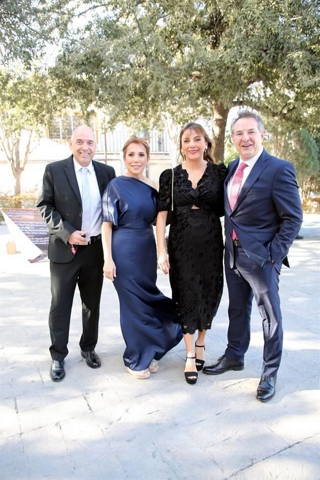 Ignacio Cortés, Angela González, Luis Zambrano y Adriana Valdés