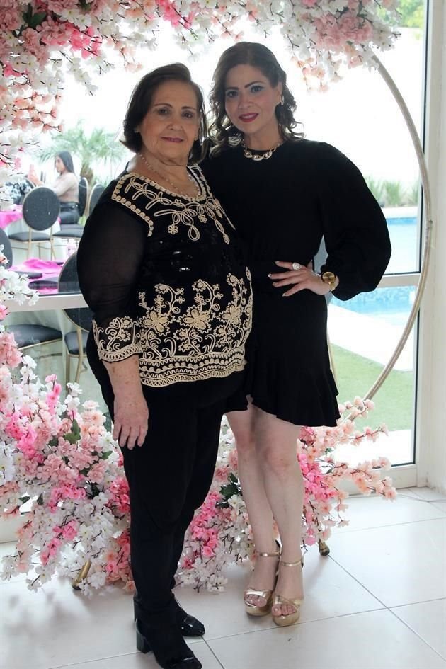 Martha Cavazos y Lili Rangel