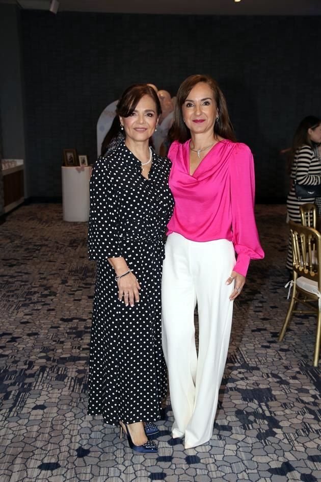 Lucy Casique y Sandra María González