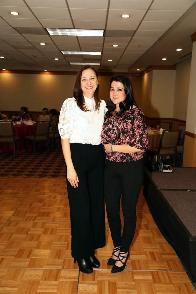 Gabriela Reyna y Nancy Reyna
