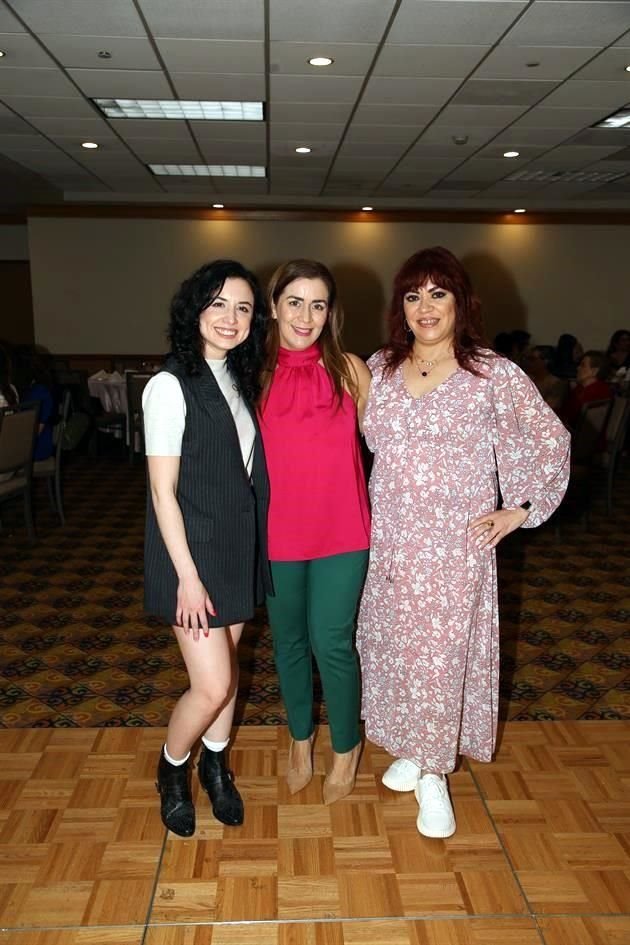 Andrea Galván, Maguis Arredondo y Sandra Pecero