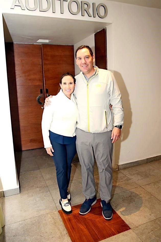 Minerva Villarreal de Ortega y Daniel Ortega