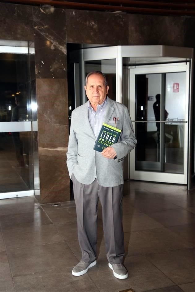 Charla de Salvador Alva