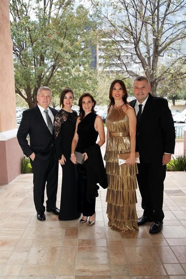 Ricardo González, Marcela Garza, Nancy del Muro, Cecilia García y Arturo de León