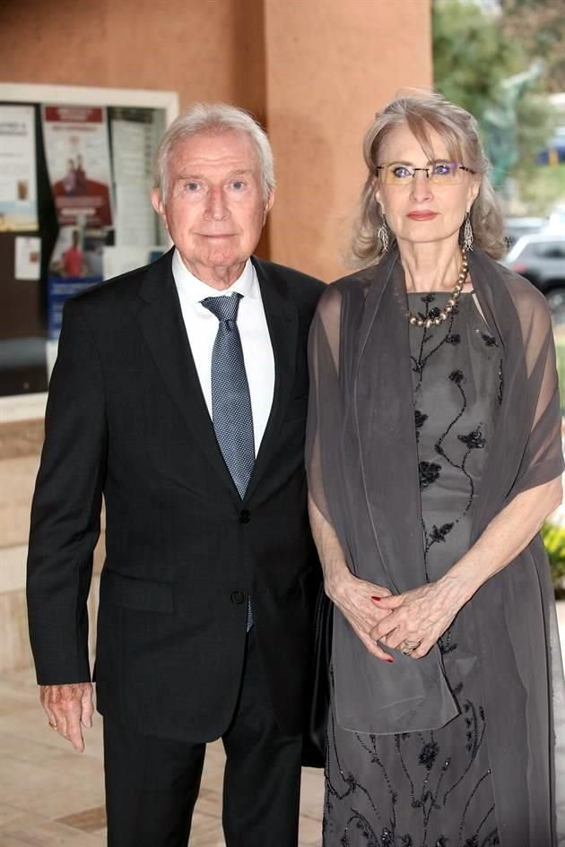 Álvaro Salinas y Tere de Salinas
