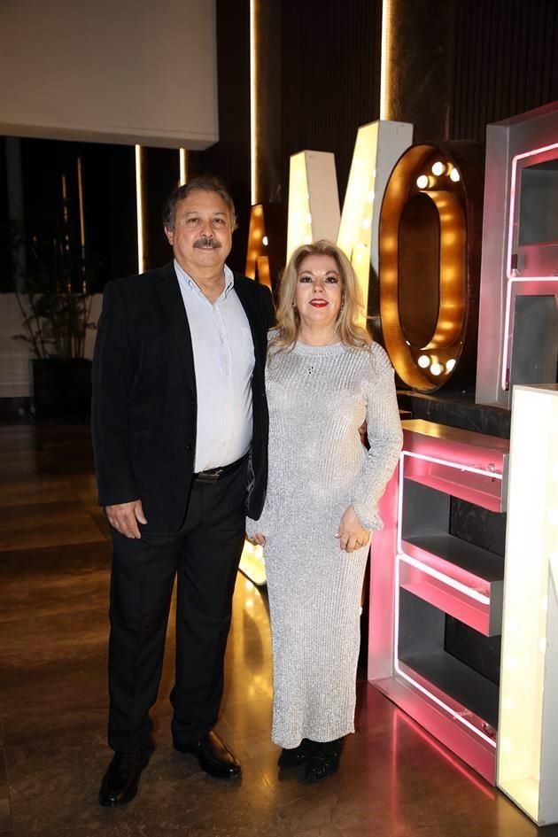 Leonel García y Cecilia Ivonne Espir