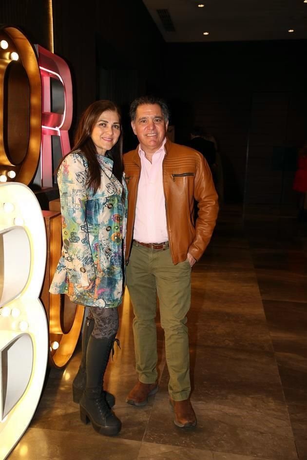 Marcela Erhard y Javier Cavazos