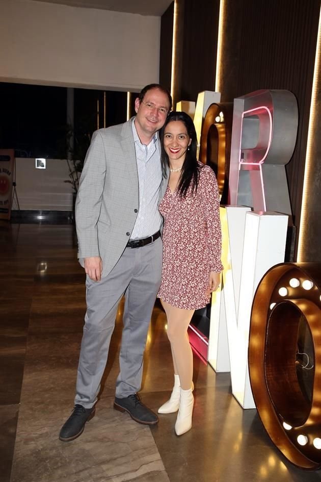 Roberto Martínez y Lucy Galván