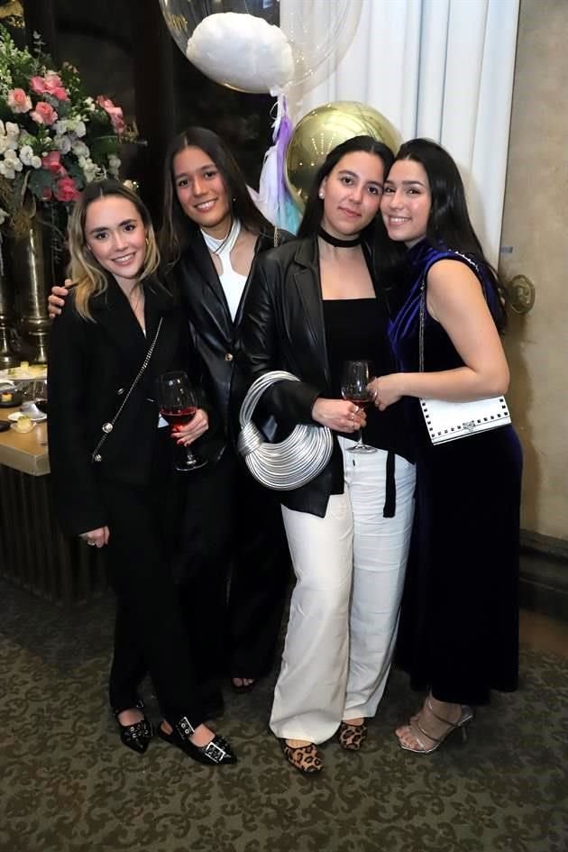 Armida Fernández, Clemancia Bravo, María José González y Priscila Lobo Guerra