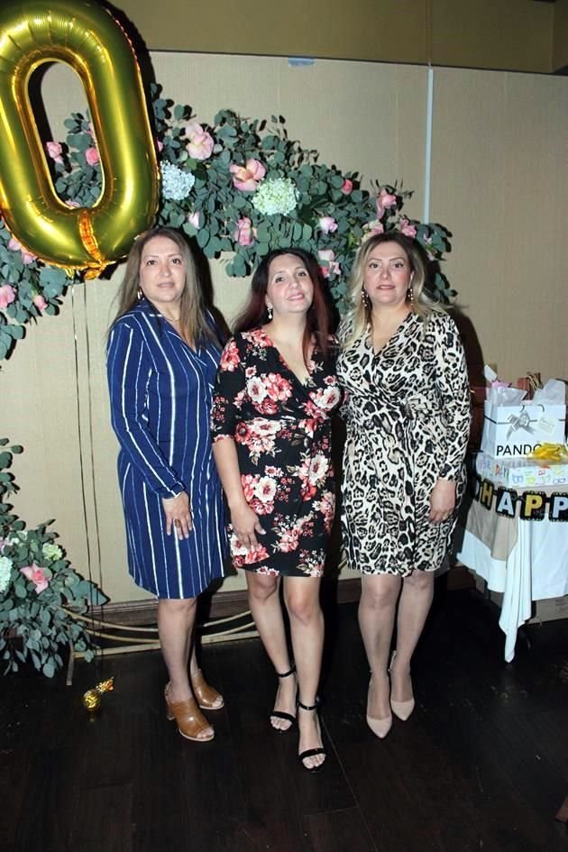 Cecilia Carrillo, Weendy Carrillo y Celine Carrillo