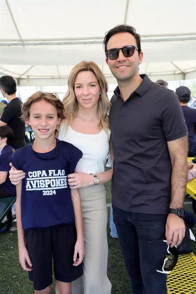 Diego García, Cordelia Ortiz y Mauricio García