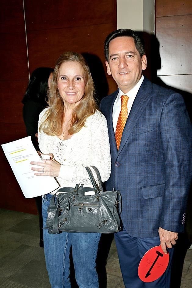 Cristina Salinas y Eugenio Garza