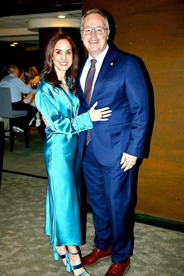 Laura Santos y Carlos Suárez