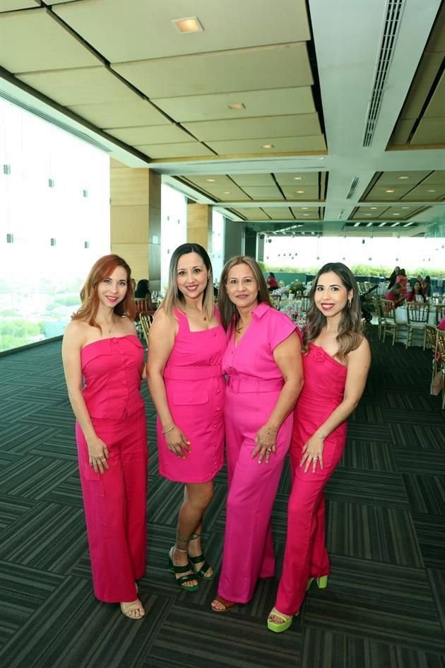 Tania Cantú, Ileana Cantú, Amalia Medina y Gaby Cantú