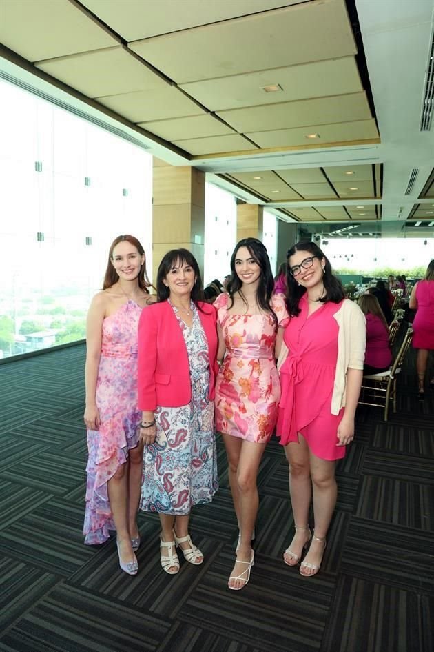 Aída Medina, Alejandra Villagóme, Abigail Medina y Analí Medina