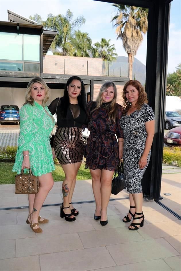 Yesenia García, Carmen Ruiz, Rosalía Flores y Paty López