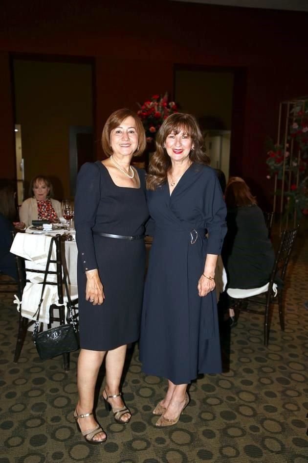 Tere de Lozano y Lupita de García