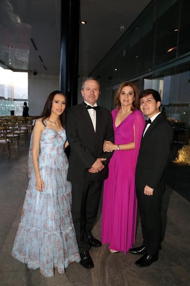 Magda Villarreal, Mauricio Villarreal, Magda Páez de Villarreal y Mauricio Villarreal