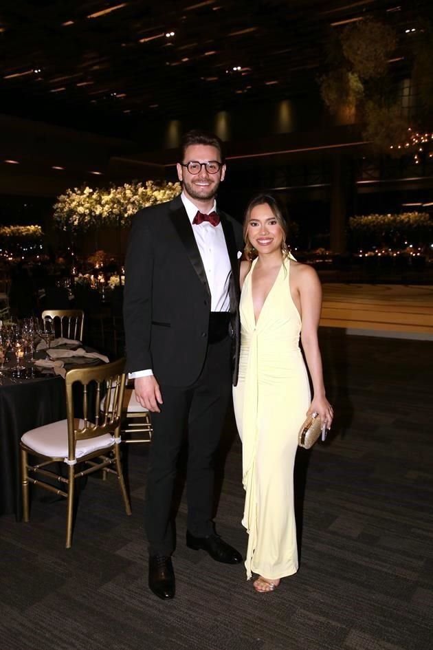 Kenneth Perales y Fernanda Flores