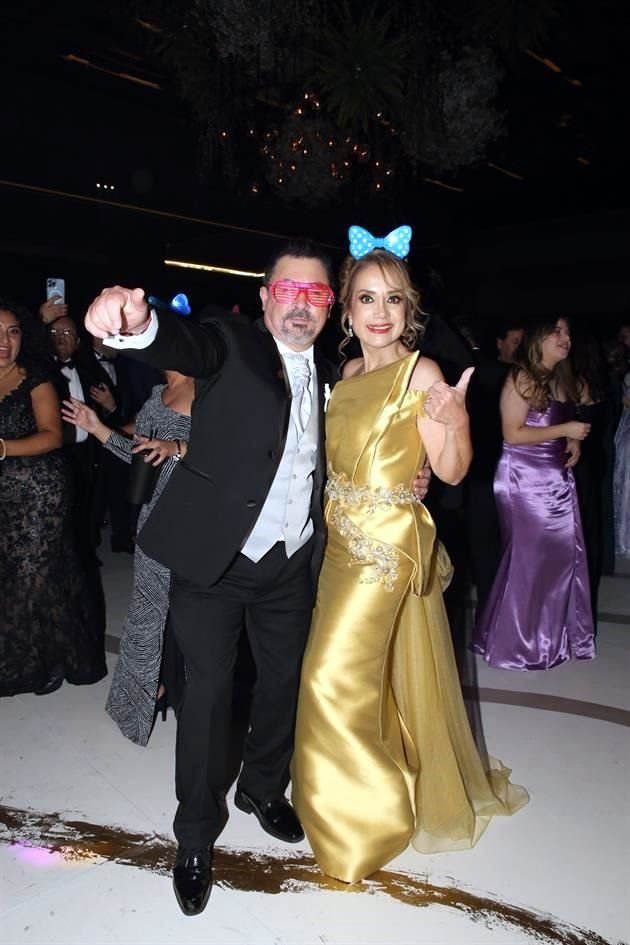 Luis Carlos Ibarra González y Mirta Perales de Ibarra
