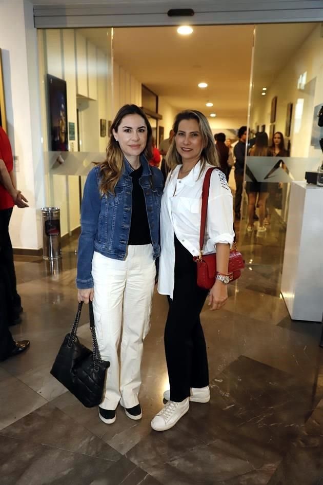 Ana Cecilia Saldaña y Gaby Tamez