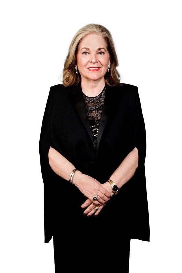 Liliana Melo de Sada. Promotora Cultural, fue presidenta de la ESMDM, presidenta del Comité Organizador del Paseo de la Mujer Mexicana, expresidenta del Patronato del Festival Santa Lucía.