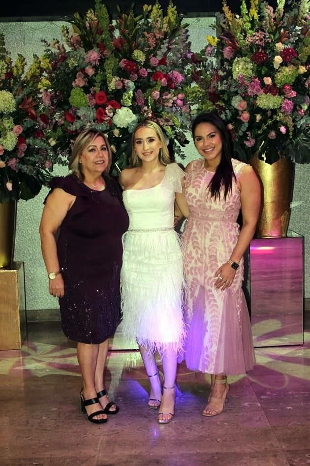 Adriana Reyna, Marifer Garza Martínez y Kathya Cantú