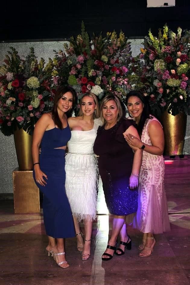 Ana Karen Chapa, Marifer Garza Martínez, Adriana Reyna y Kathya Cantú