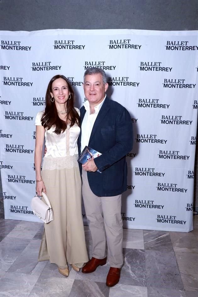 Yolanda Garza de González y Armando González