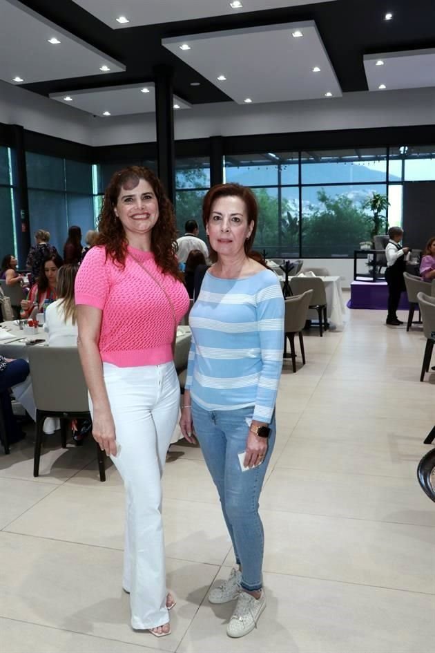 Lety Marroquín de Garza y Rosa Nelly Rodríguez