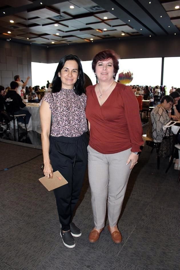 Claudia Flores y Elisa Mendoza