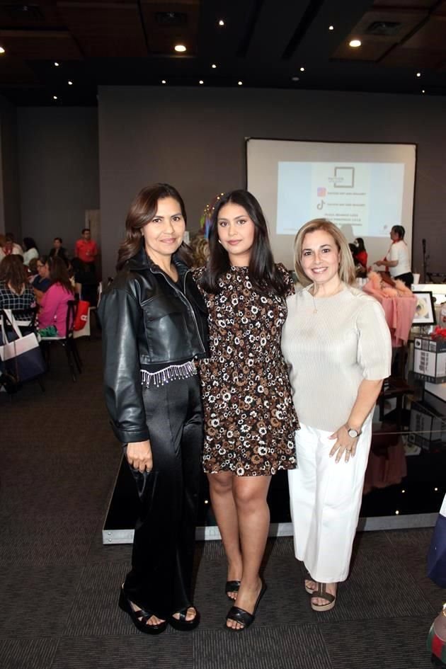 Vicky Hernández, Liliana Luna y Sandra Ramos de González