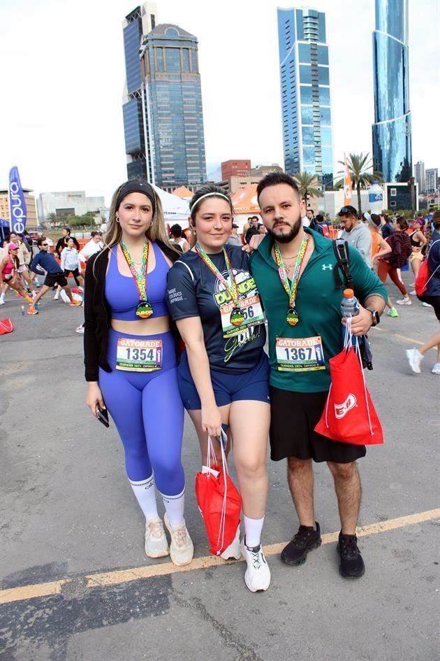 Lizeth Paz, Nelly Molina y Juan Rodríguez