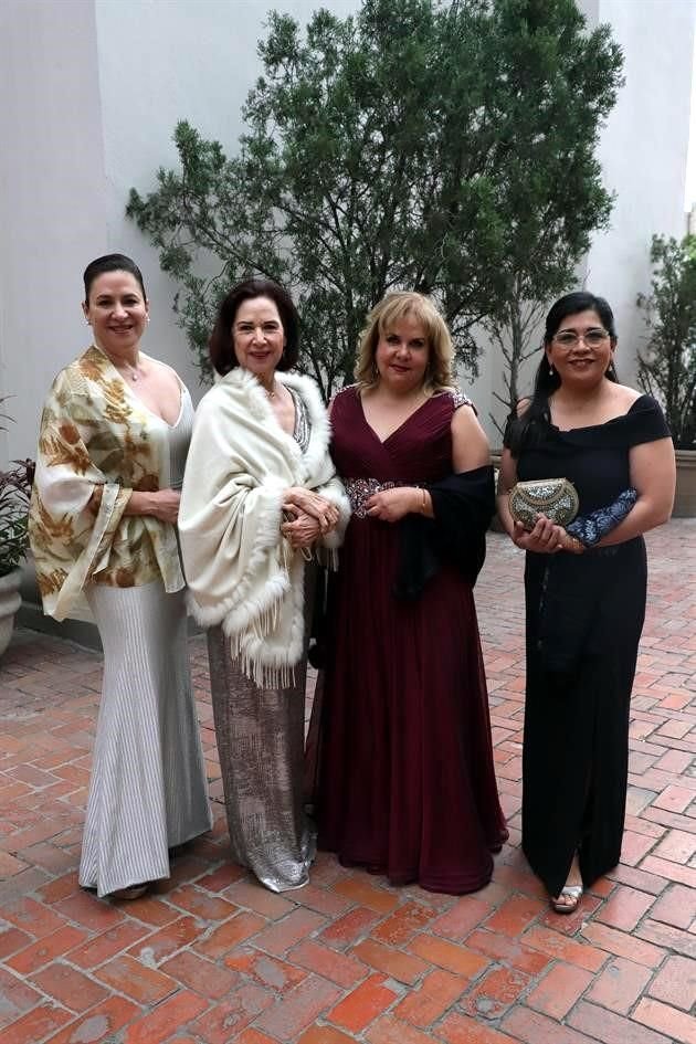 Elia González, Elia Murillo, Claudia Flores de Garza y Maricarmen Martínez