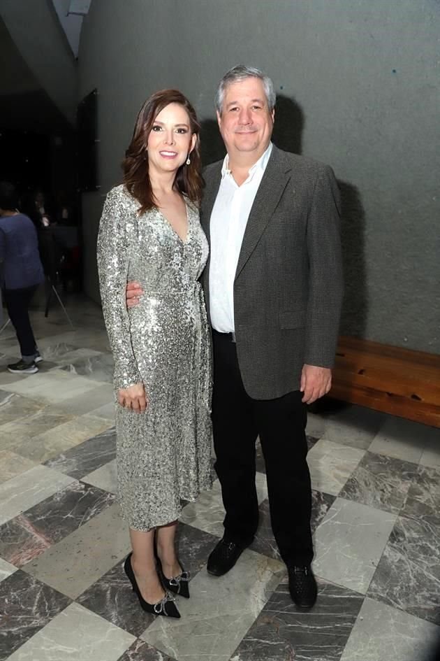 Mónica Martínez de De la Garza y Pedro de la Garza