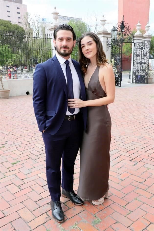 Adrián Fernández y Mara Chapa