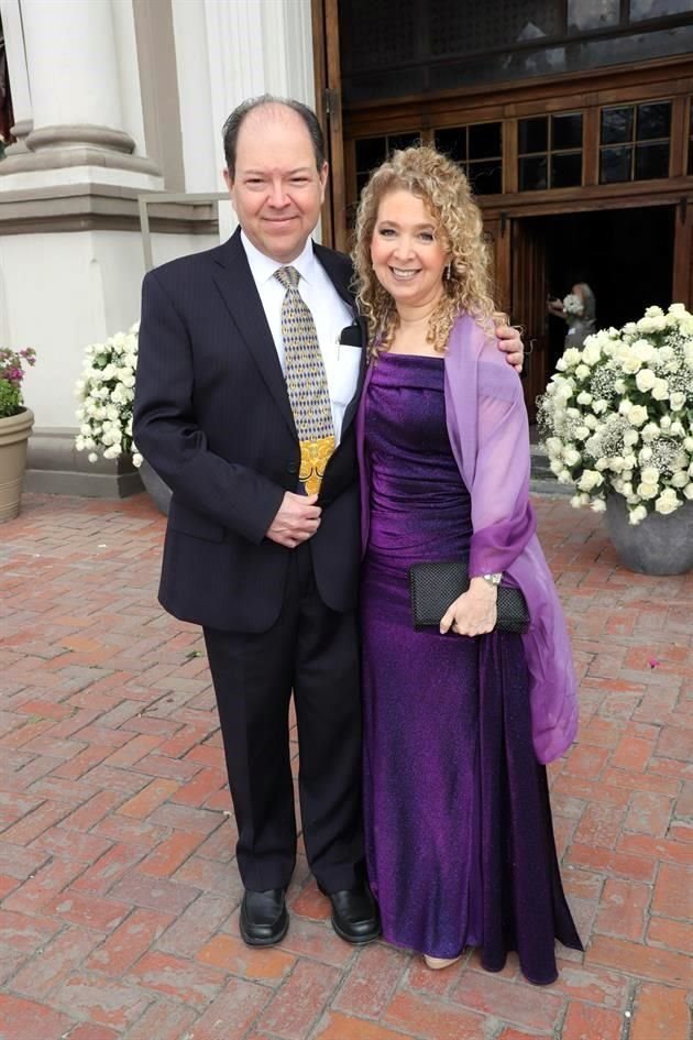 Gerardo Rendón y Miriam González de Rendón