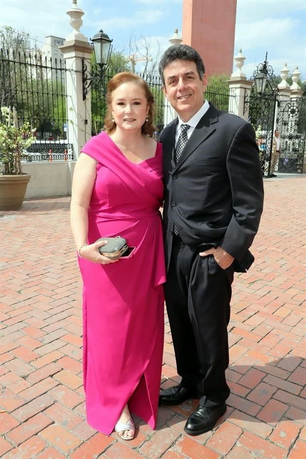 Celina Quintanilla de De León y Mauricio de León