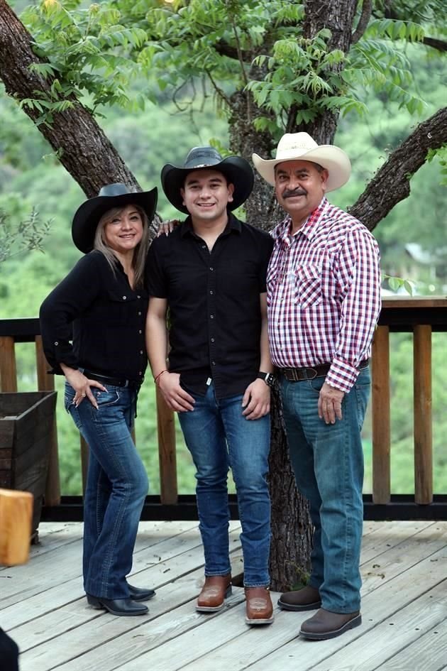 Rosario Luna, Froy Ríos y Felipe Ríos