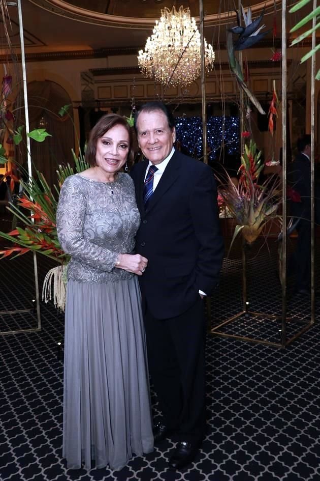 Coco Cavazos de Salgado y José Salgado