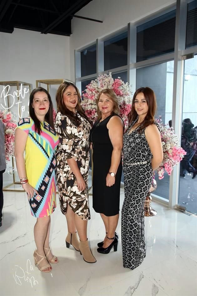 Gabriela Quintanilla, Pamela Martínez, Lupita Lankenau y Samantha Martínez